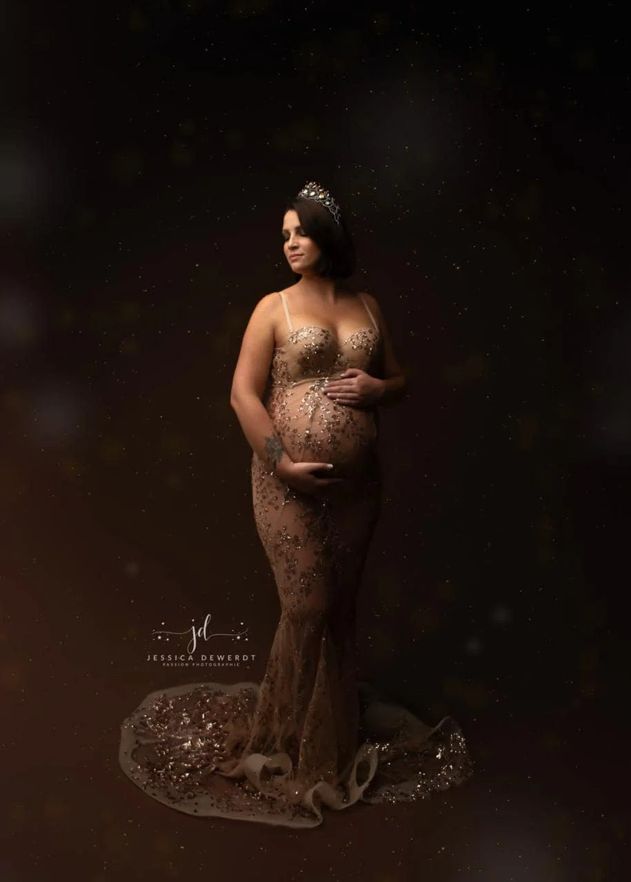 Portrait de grossesse artistique en studio